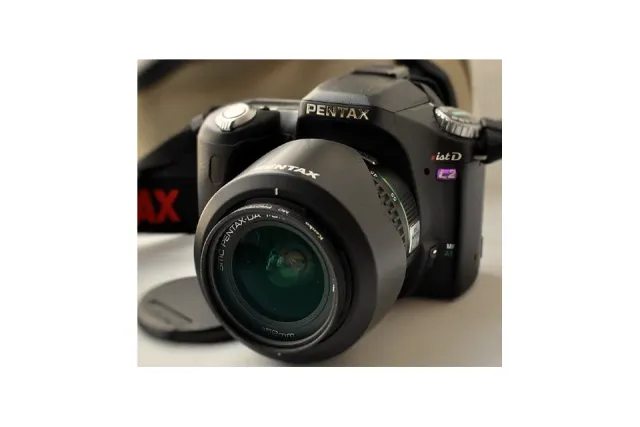 PENTAX *ist DL2