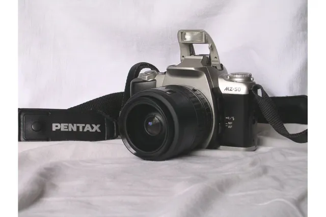 PENTAX MZ-50（北美 ZX-50）