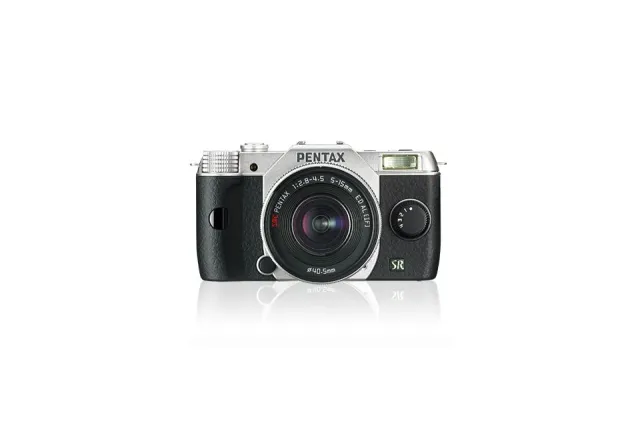PENTAX Q7